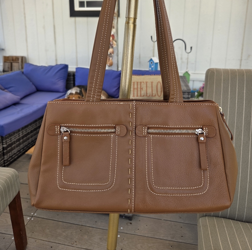 Auriella Vegan Leather Chic Brown Bag With Zippered Front Pockets NWOT